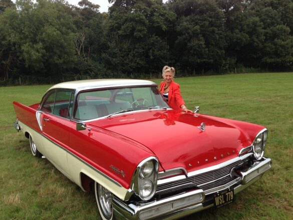 classic-car-red